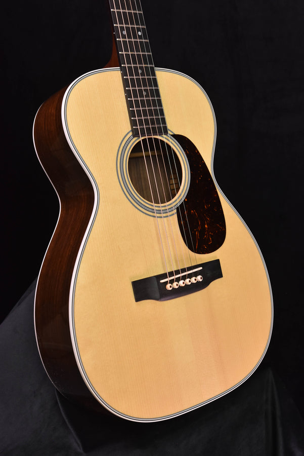 Used Martin Custom Shop 0-28 14 Fret Adi Top- 2009 Build. Excellent Condition Acoustic Guitar