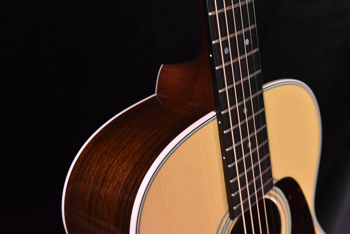 Used Martin Custom Shop 0-28 14 Fret Adi Top- 2009 Build. Excellent Condition Acoustic Guitar