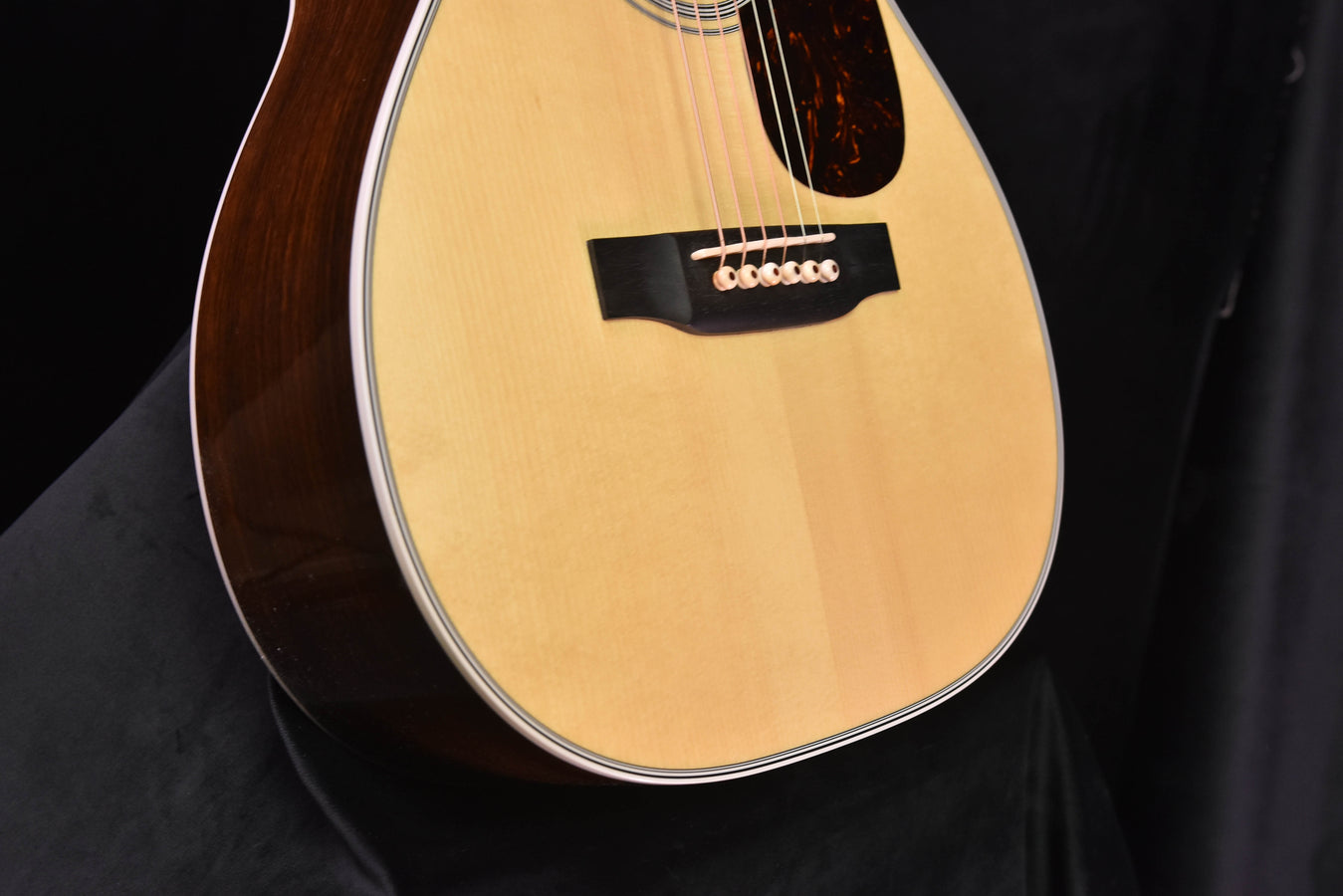 Used Martin Custom Shop 0-28 14 Fret Adi Top- 2009 Build. Excellent Condition Acoustic Guitar