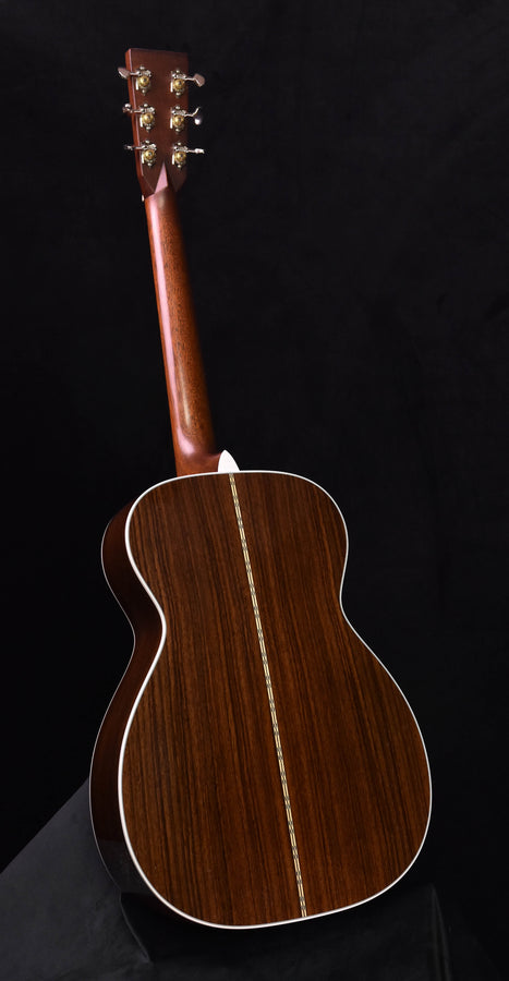 Used Martin Custom Shop 0-28 14 Fret Adi Top- 2009 Build. Excellent Condition Acoustic Guitar