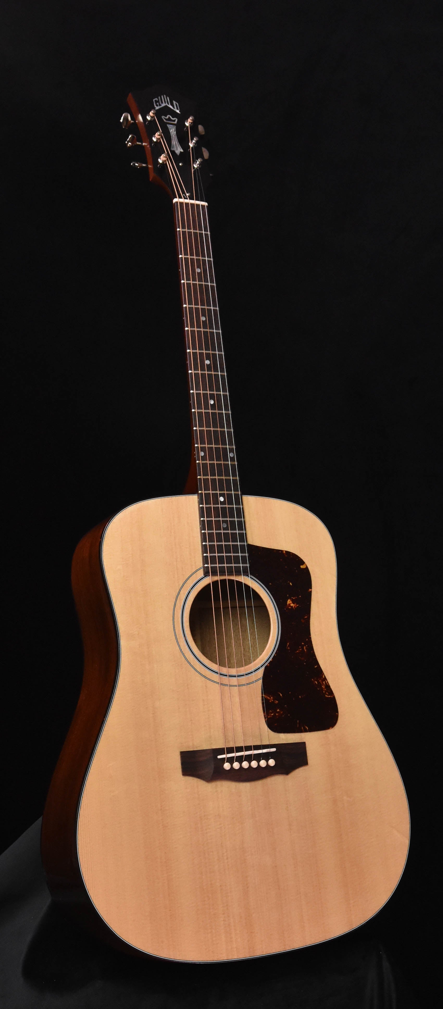 Guild D-40 Traditional Acoustic Dreadnought Guitar- Natural Finish