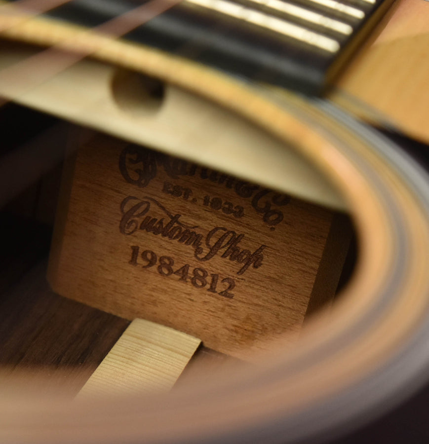 Used Martin Custom Shop 0-28 14 Fret Adi Top- 2009 Build. Excellent Condition Acoustic Guitar