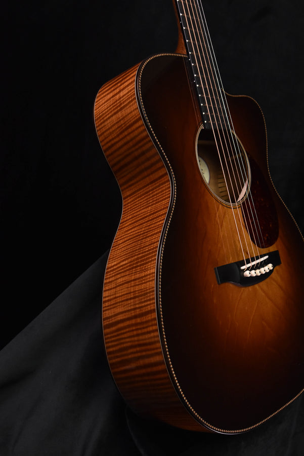 Bourgeois DB Signature OMC Sunburst, bearclaw Sitka Spruce/ Flamed Maple