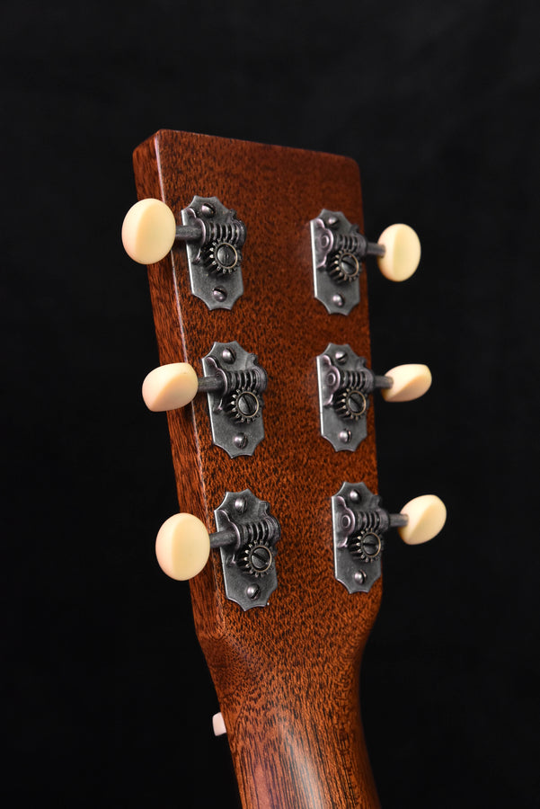 Martin CEO-7 14 Fret 00 Body Adirondack Spruce top Acoustic Guitar