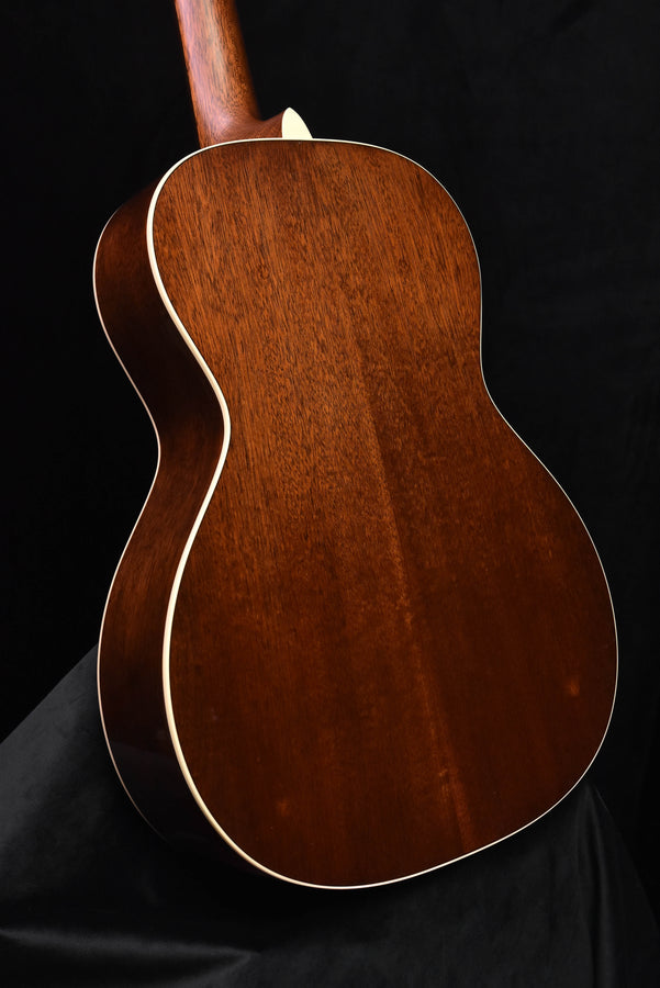 Martin CEO-7 14 Fret 00 Body Adirondack Spruce top Acoustic Guitar