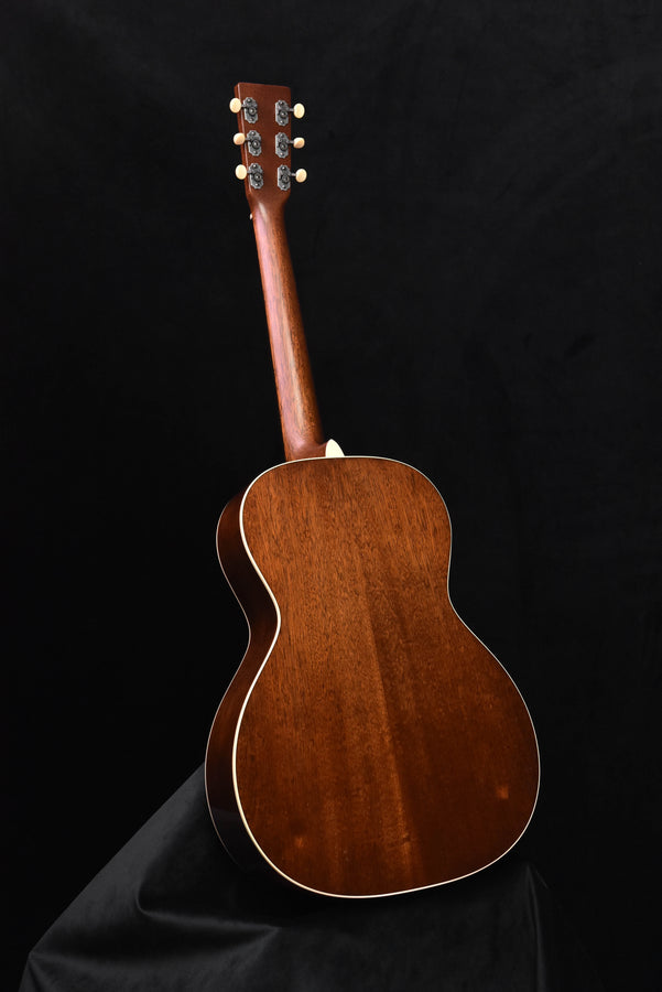 Martin CEO-7 14 Fret 00 Body Adirondack Spruce top Acoustic Guitar