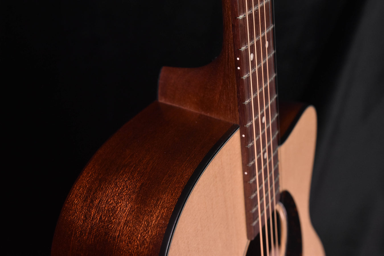 Martin OMC-10E Limited Acoustic Guitar