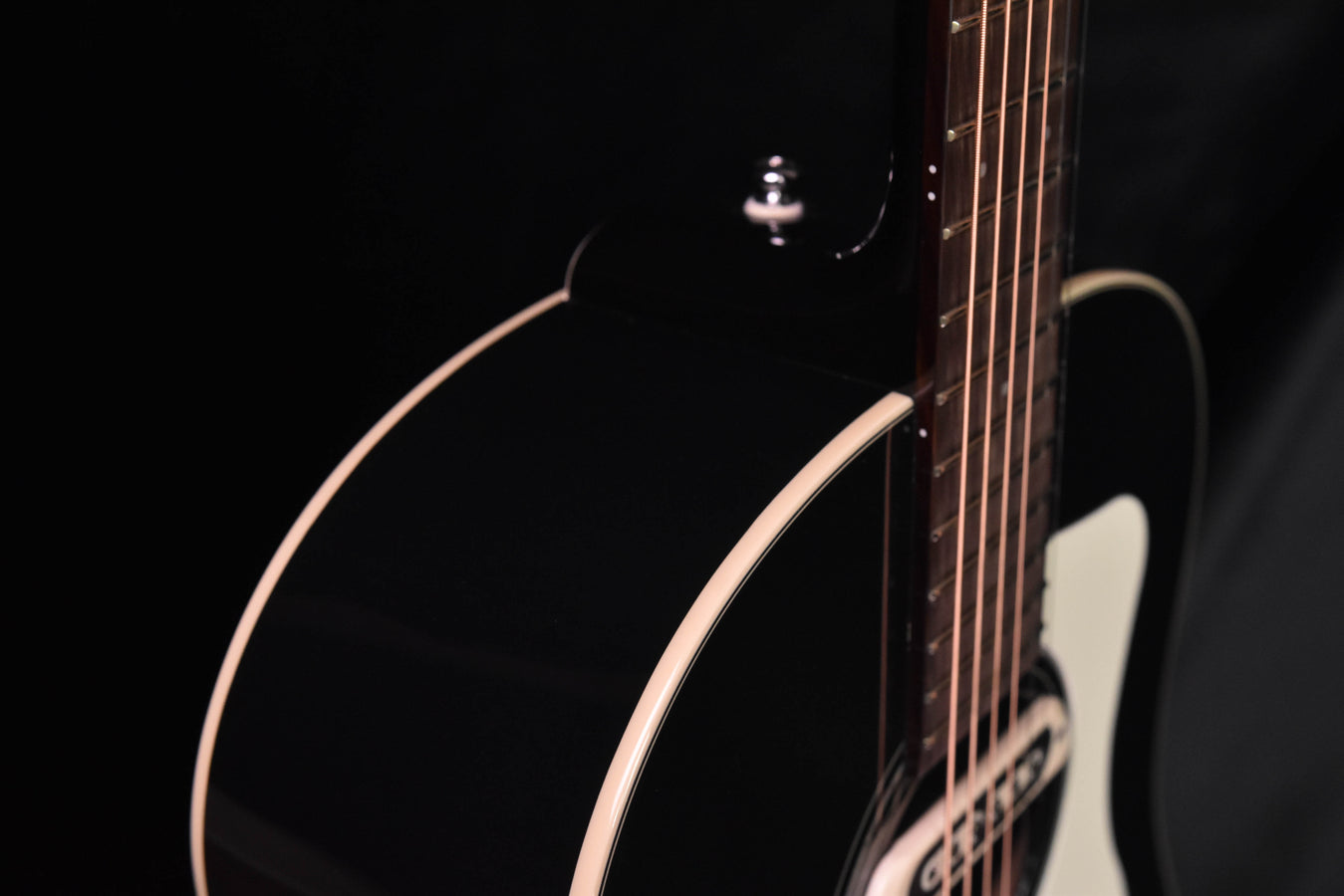 Guild DS-240E Memoir Series Slope Shoulder Dreadnought Acoustic Guitar W/ Tone Boss Pickup