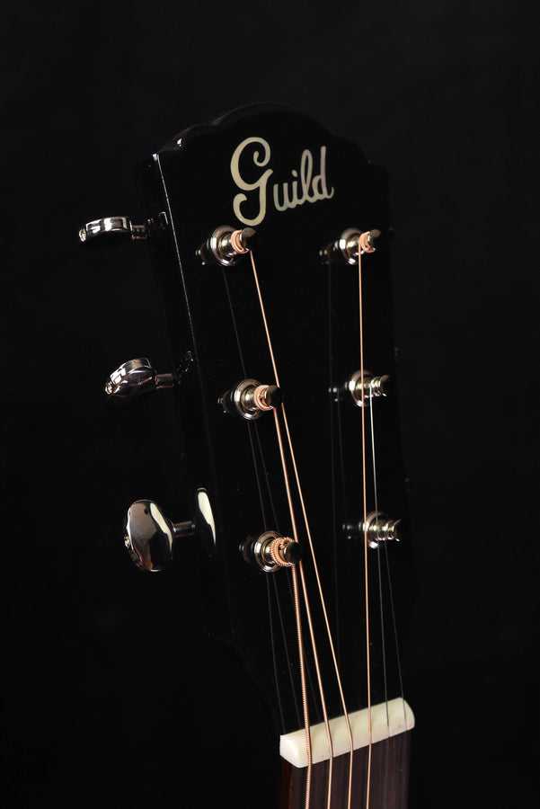 Guild DS-240E Memoir Series Slope Shoulder Dreadnought Acoustic Guitar W/ Tone Boss Pickup