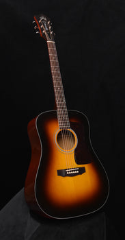 guild d-40 traditional acoustic dreadnought guitar- antique tobacco burst