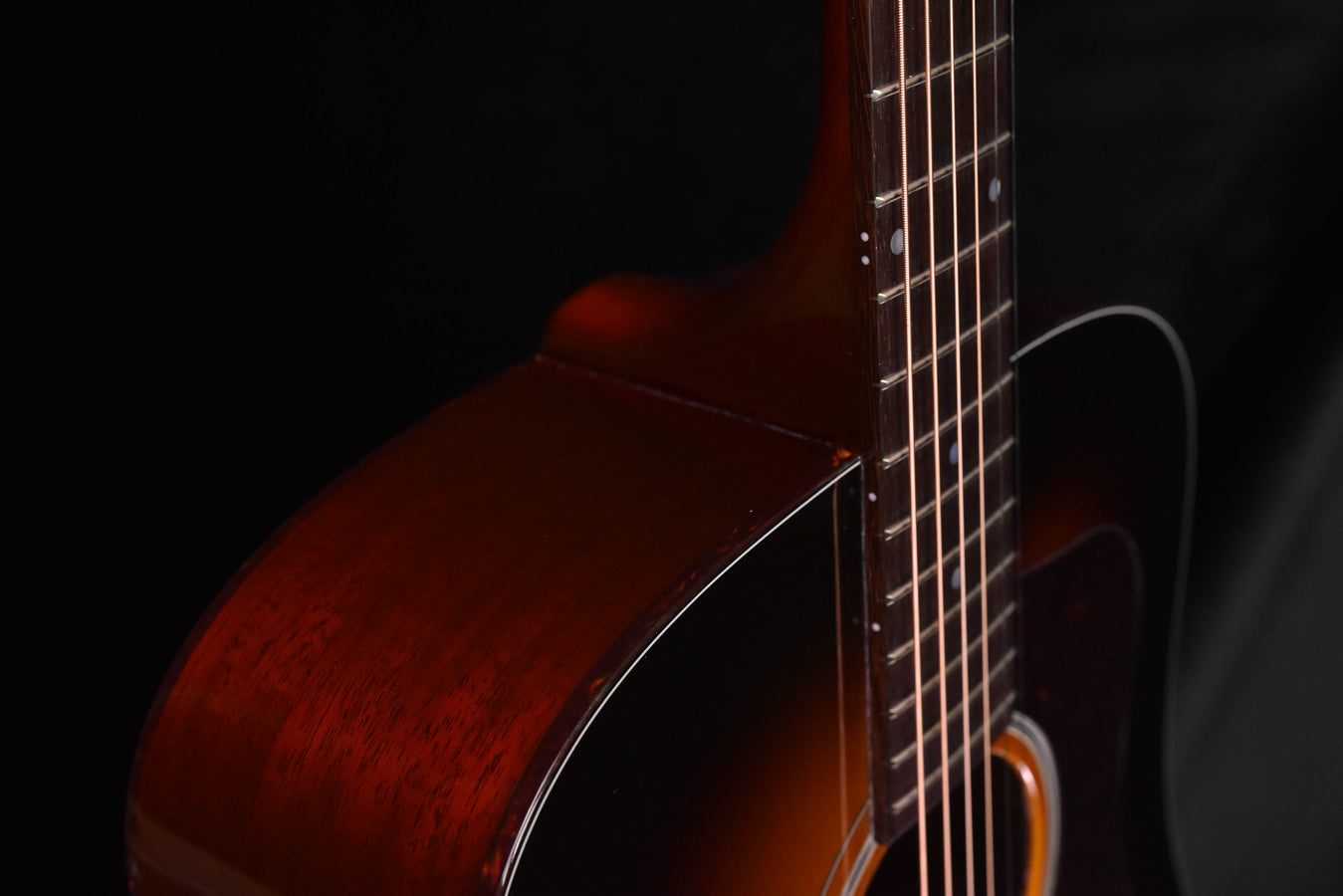 Guild D-40 Traditional Acoustic Dreadnought Guitar- Antique Tobacco Burst