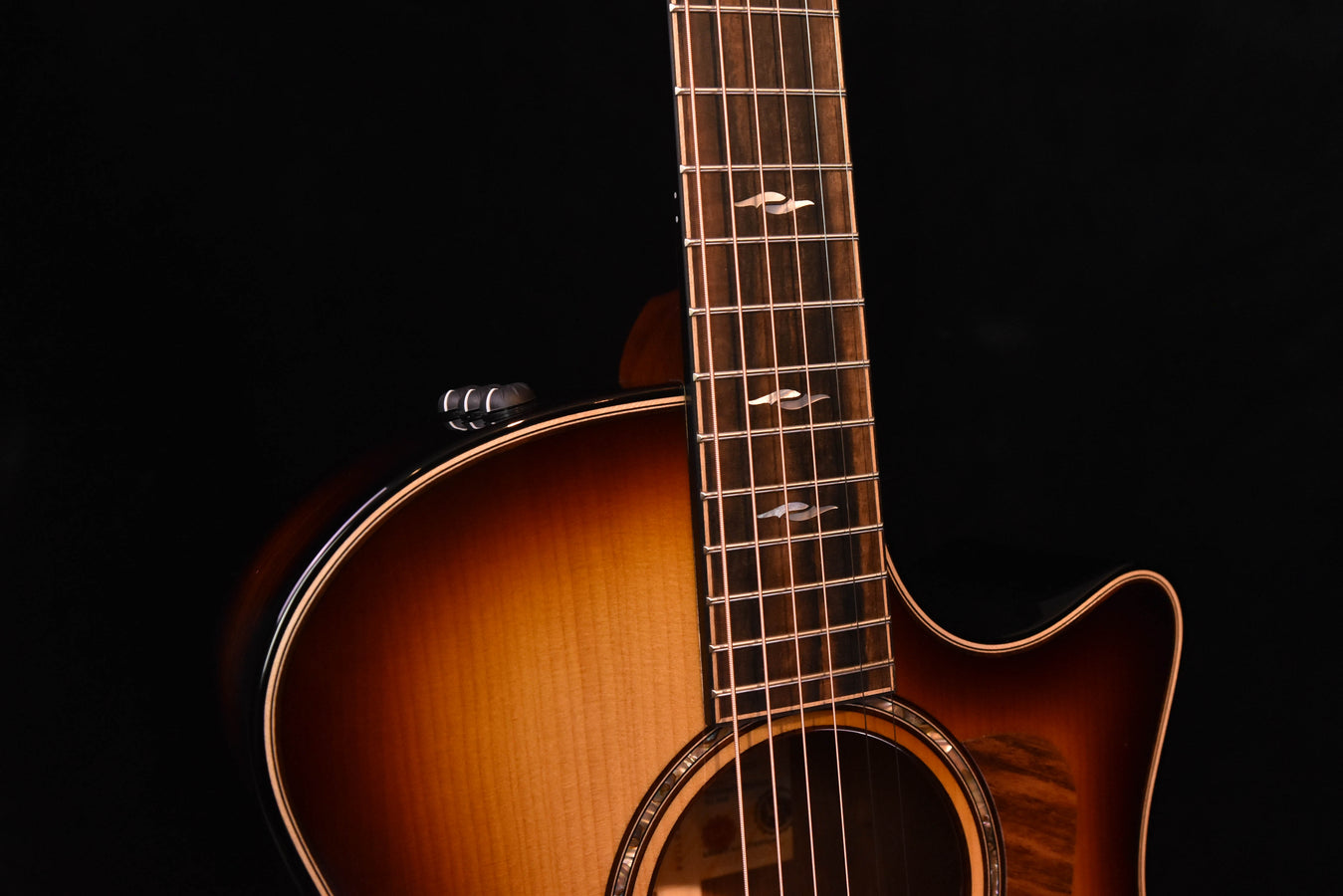 Taylor Builder's Edition 814CE Adirondack Spruce and Honduran Rosewood Acoustic Guitar