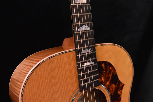 boucher studio goose jumbo torrefied maple and torrefied adirondack spruce jumbo acoustic guitar gr-sg-63t