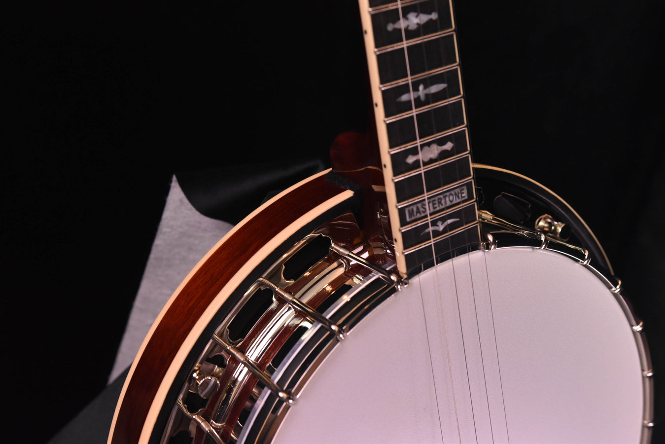 Gold Tone OB-3 Mastertone "Twanger" Five String Banjo