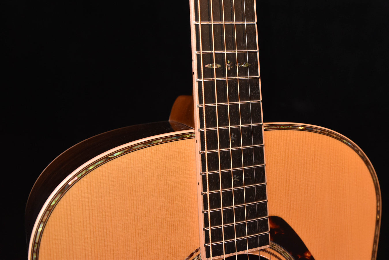 Yamaha LL56R Acoustic Guitar