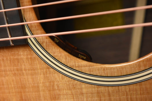 taylor gold label 710e indian rosewood /torrefied sitka spruce acoustic guitar