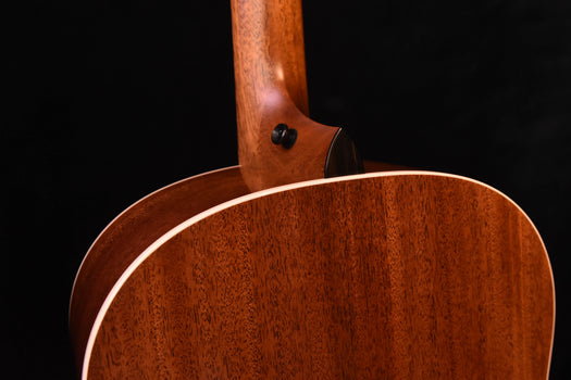 taylor gold label 517e acoustic guitar torrefied sitka spruce/ mahogany acoustic guitar
