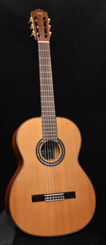 cordoba c9 classical guitar cedar top with polyfoam case