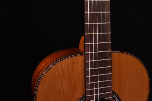 cordoba c9 classical guitar cedar top with polyfoam case
