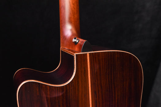 yamaha a3r are vn acoustic/electric guitar