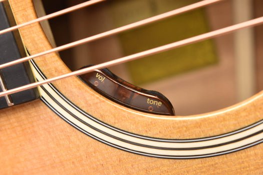 taylor gold label 510e mahogany and torrefied sitka spruce dreadnought acoustic guitar