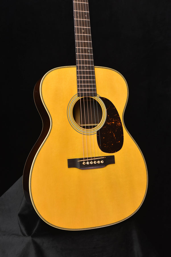 Martin 000-28 Authentic 1937 Madagascar Rosewood. CE-07MR Acoustic Guitar