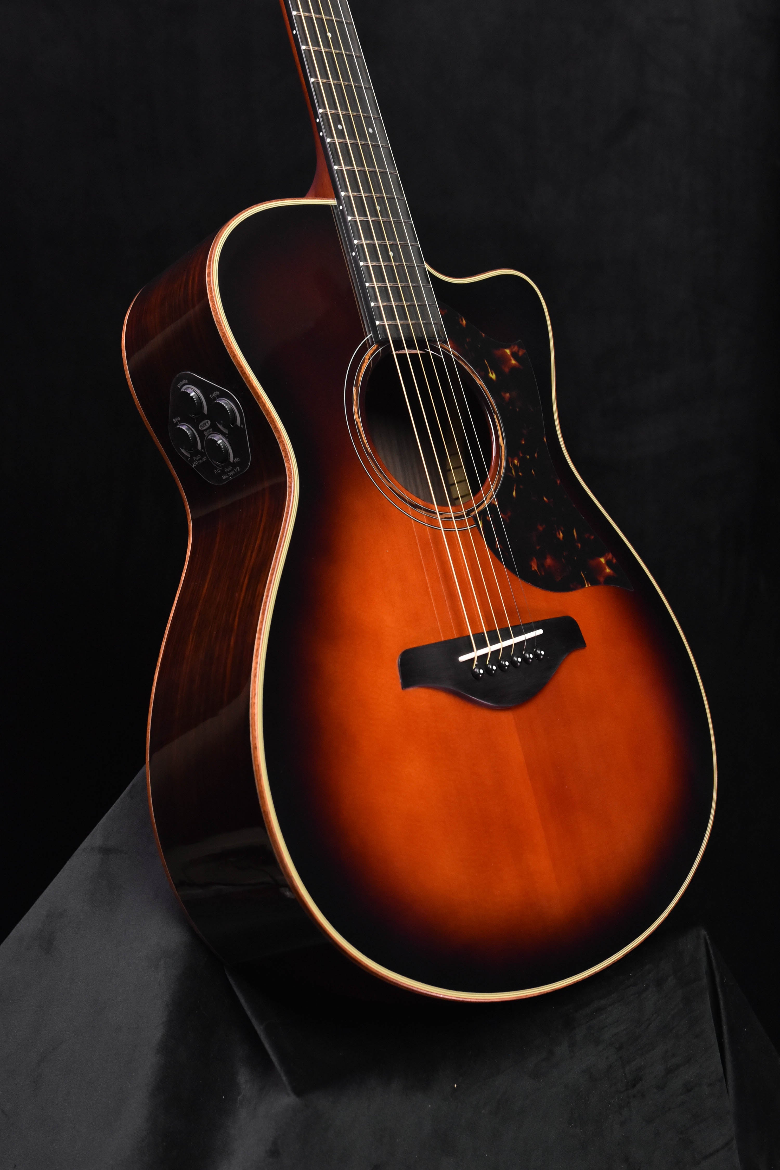 tobacco brown guitar Yamaha SLG200S Body depth Yamaha F280 Acoustic Guitar -