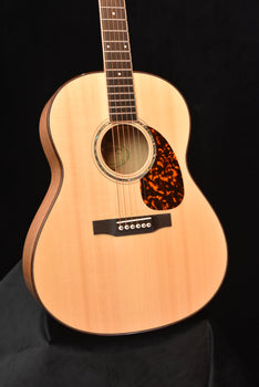 used larrivee l-09 silver oak/ moon spruce acoustic guitar