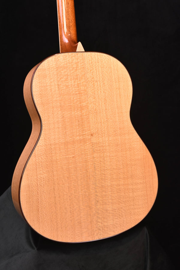 Used Larrivee L-09 Silver Oak/ Moon Spruce Acoustic Guitar