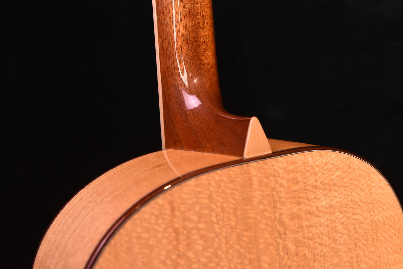 Used Larrivee L-09 Silver Oak/ Moon Spruce Acoustic Guitar