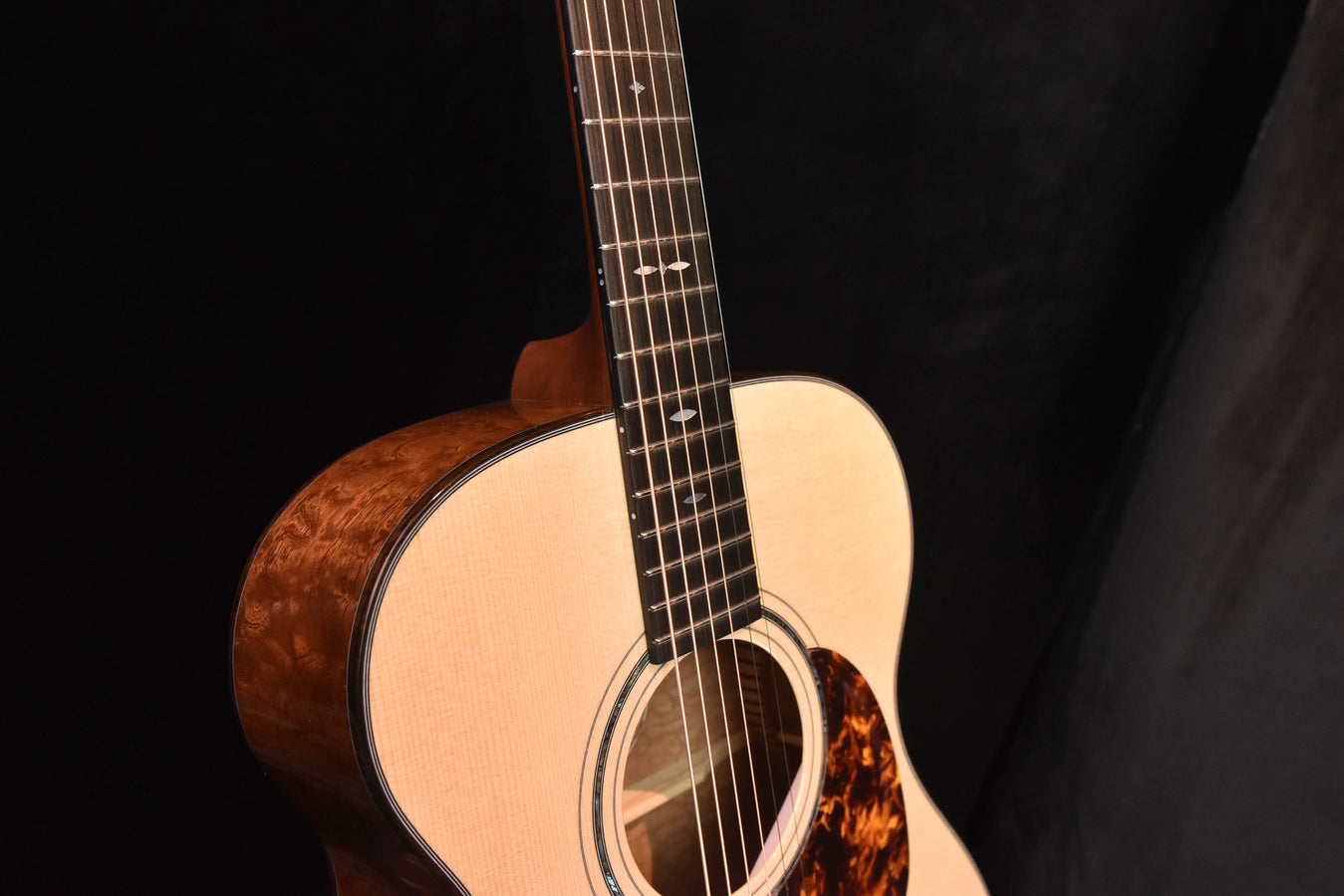 Boucher LE-SG-241-M Limited Edition 20th Anniversary OMH 5A Quilted Sapele/ Adirondack Spruce 14 Fret Slot Head  Master Pack