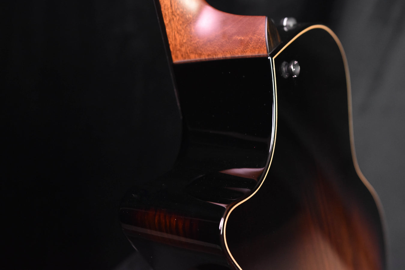 Taylor 814CE Builder's Edition Blacktop Acoustic Guitar- Adirondack Spruce top Top