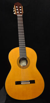 yamaha gc32c cedar top classical guitar