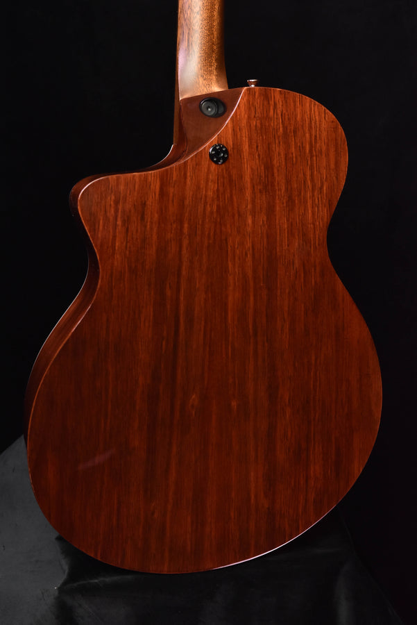 SC-13E Akustikgitarren-Korpus, dunkle runde Elektronikabdeckung auf der Seite