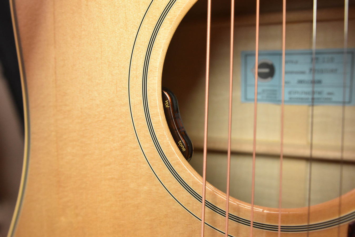 Epiphone USA Frontier Dreadnought Acoustic Guitar- Natural Finish