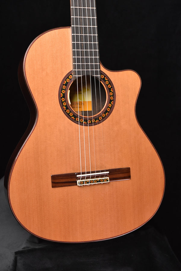 Jose Ramirez 140CWE-C Cutaway Classical Guitar with LR Baggs Pickup