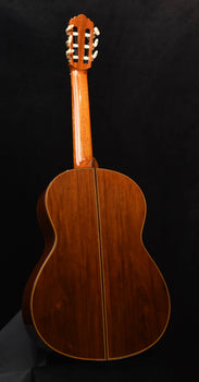 yamaha gc42c classical guitar cedar top