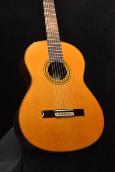 yamaha gc42c classical guitar cedar top