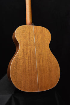 acoustic guitar back with natural wood grain and center seam