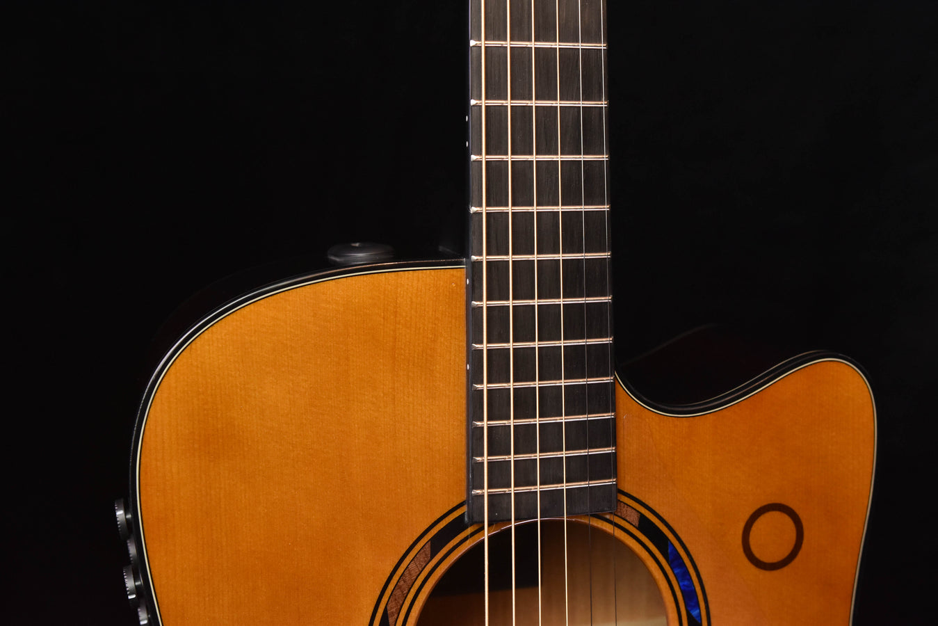 TAG3 SDB guitar neck and upper body, soundhole ring detail