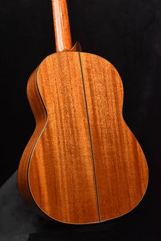 cordoba parlor classical guitar back panel with center seam and glossy finish