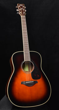 fg830 tbs sunburst acoustic guitar, front view with sound hole and bridge