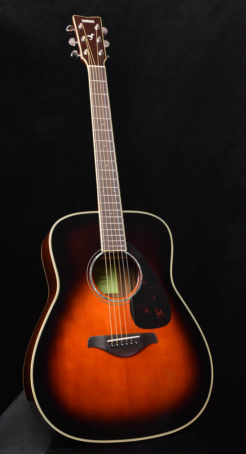 FG830 TBS sunburst acoustic guitar, front view with sound hole and bridge