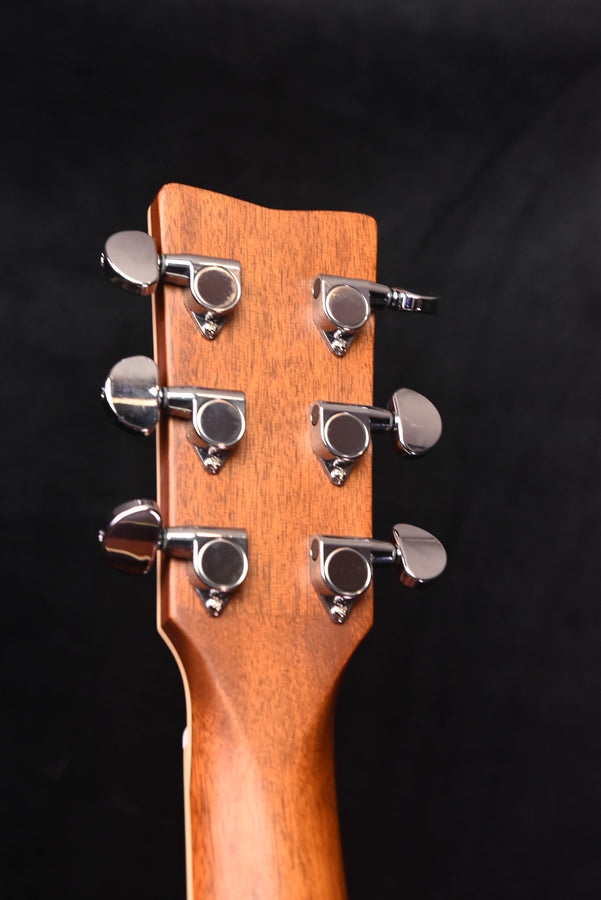 FG830 headstock front with six tuning pegs, chrome hardware