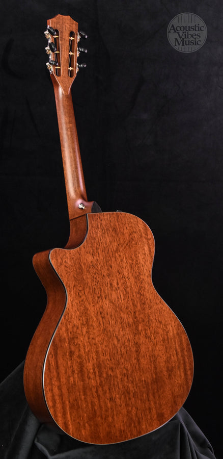 Taylor 512CE 12 Fret Mahogany/ Cedar  V Class!