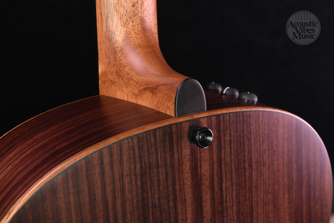 Taylor Builders Edition  717E WHB Sunburst Top V-Class