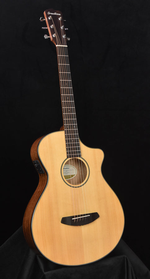 Breedlove Discovery Concertina CE Sitka Spruce and Mahogany