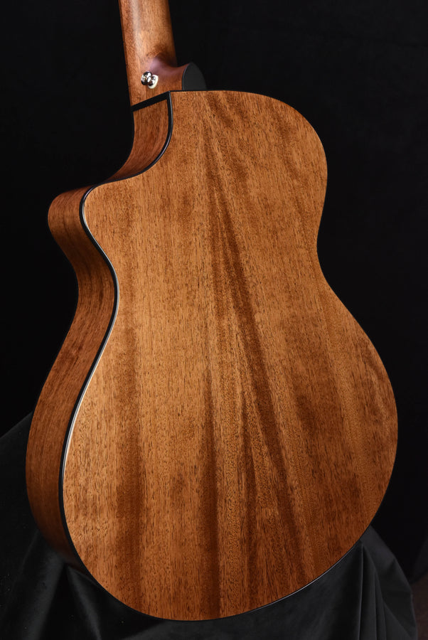 Breedlove Discovery Concertina Sunburst CE Sitka Spruce and Mahogany