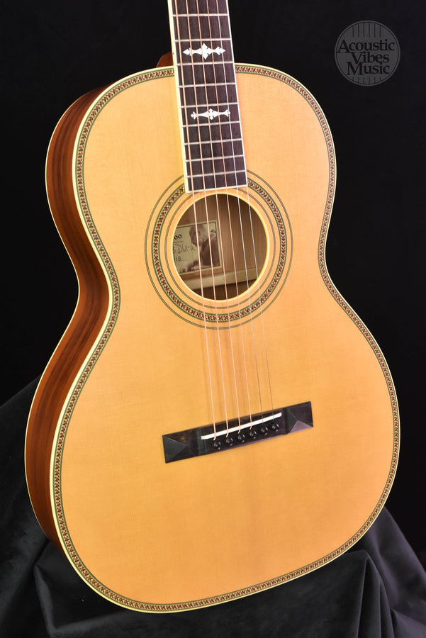 Waterloo WL-S Deluxe  Slotted Head Stock, Truss Rod with Case
