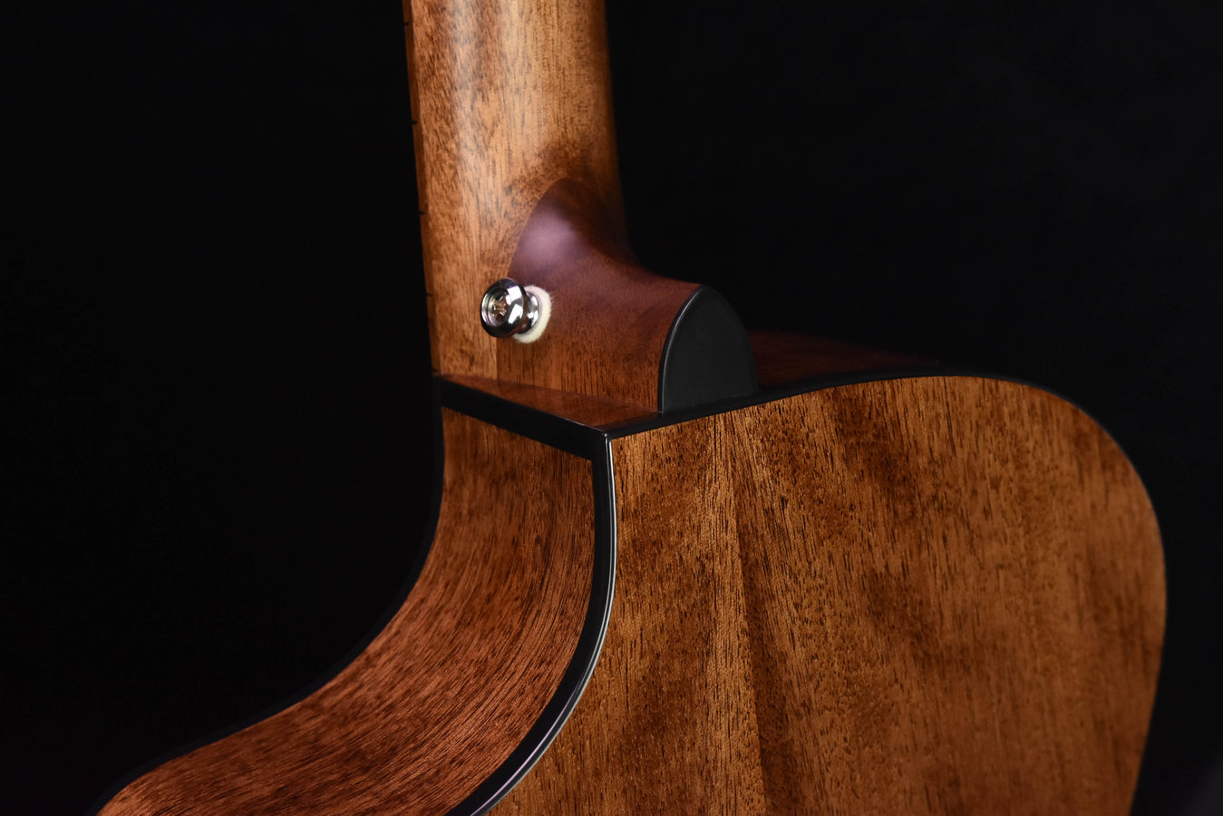 Breedlove Discovery Concertina Sunburst CE Sitka Spruce and Mahogany